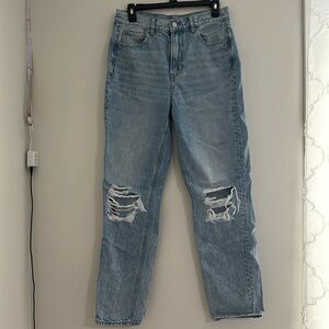 EUC light wash denim mom jeans- LONG